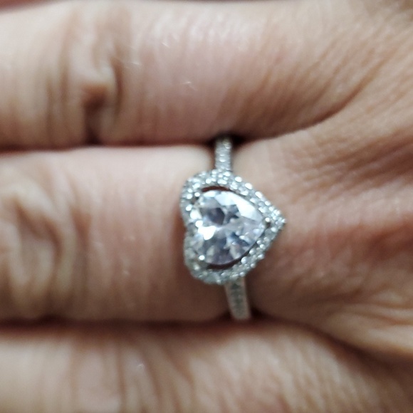 STERLING SILVER HEART RING WITH CRYSTALS ON EACH SIDE OF BAND - Picture 1 of 2